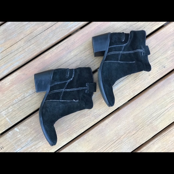 Vince Camuto Booties - Picture 5 of 8